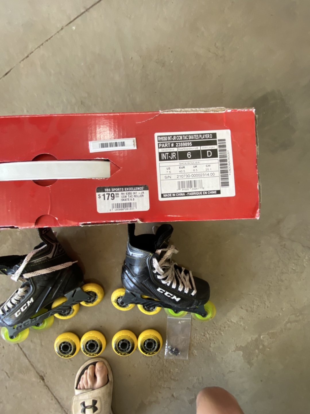 CCM Inline Hockey Skates Size 6