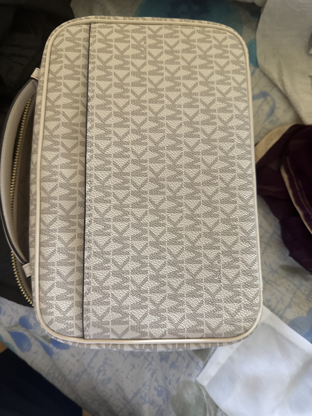 MK Travel Cosmetic Case - photo 4