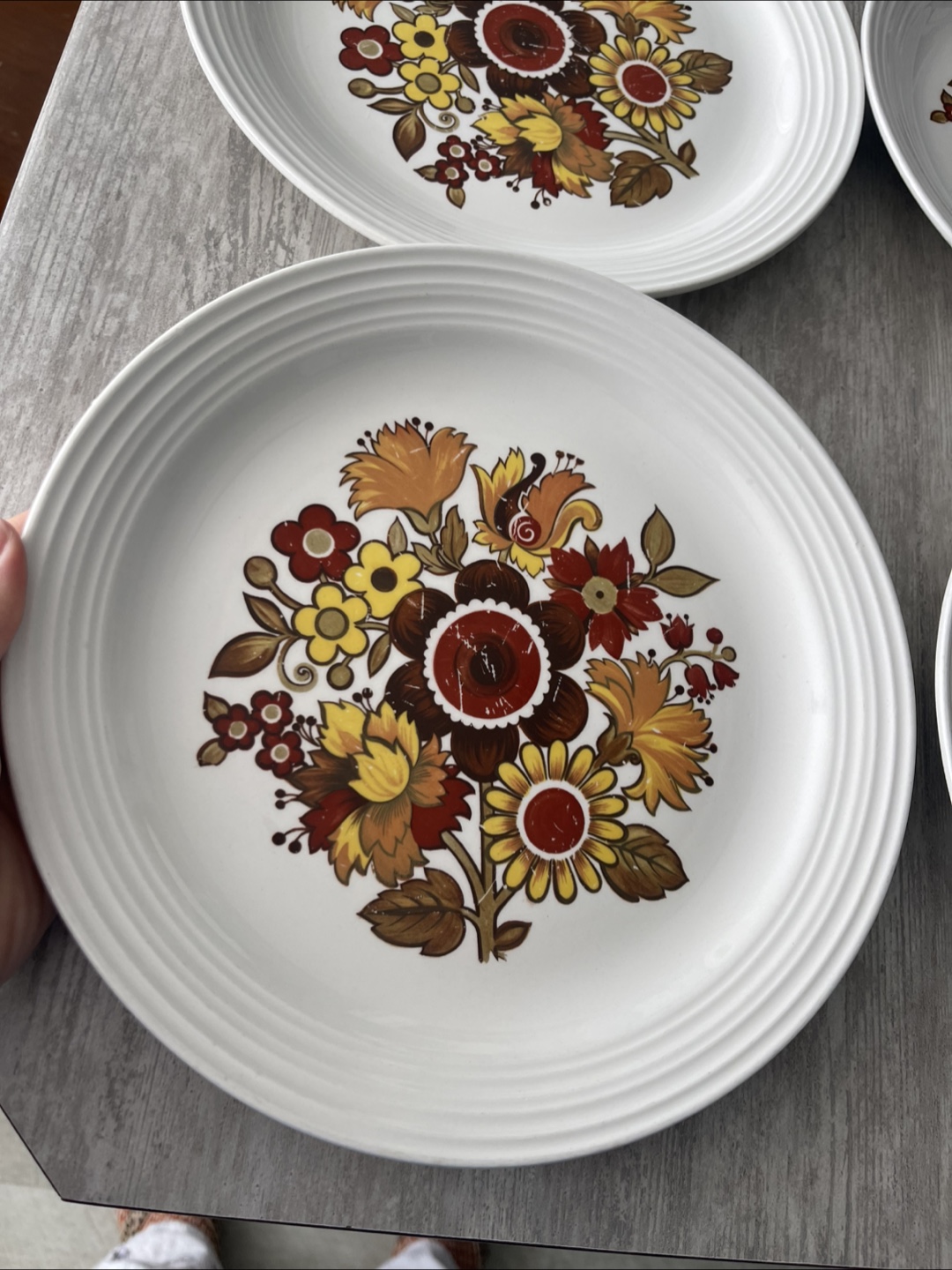 Vintage Floral Dinner Plates Set of Four - photo 2