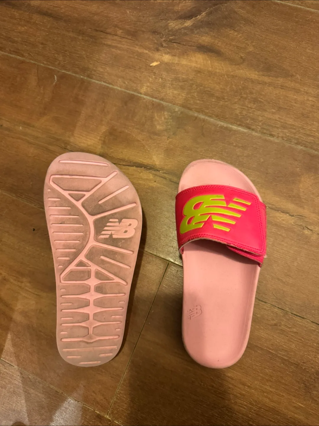 New Balance Pink Slides (Velcro) - 21 cm or 2.5 US image indicator(2)