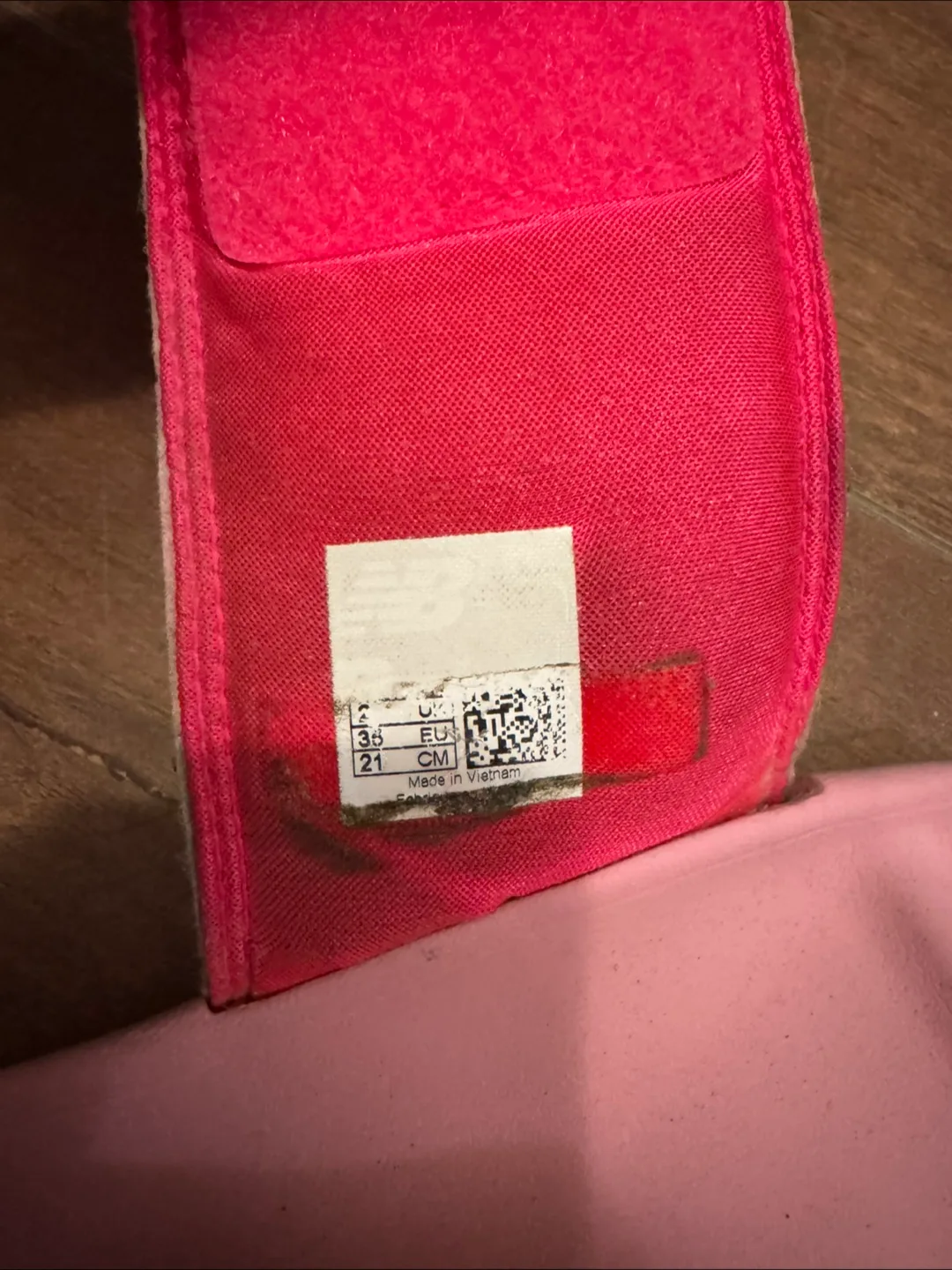 New Balance Pink Slides (Velcro) - 21 cm or 2.5 US image indicator(3)