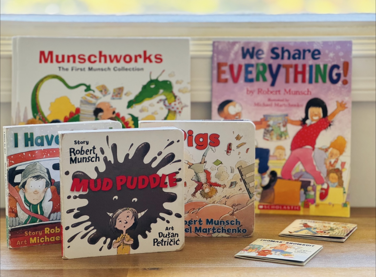 Lot of Beloved Robert Munsch Books – Board Books & More!