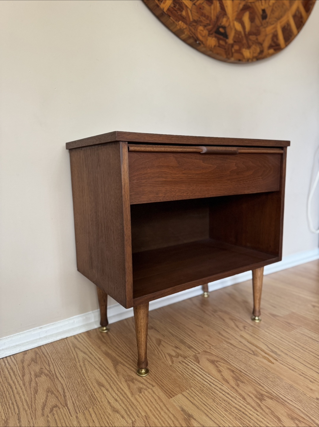 Mid-Century Modern Nightstand - photo 2