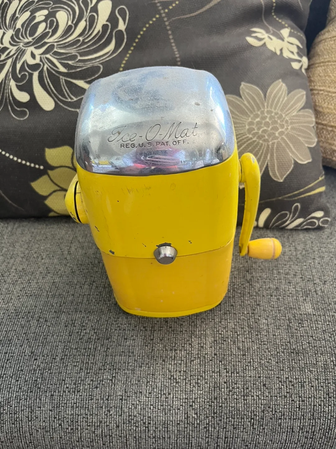 Vintage Yellow Ice-O-Mat Ice Crusher image indicator(2)