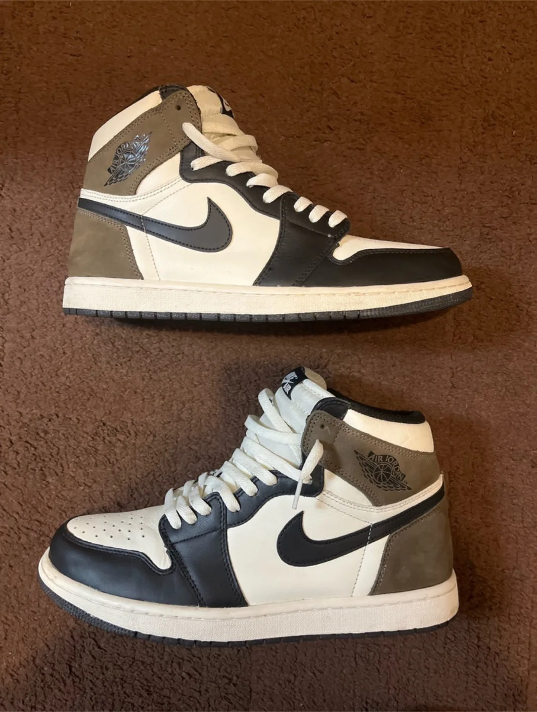 Air Jordan 1 Retro High OG 'Dark Mocha' US 11 image indicator(3)