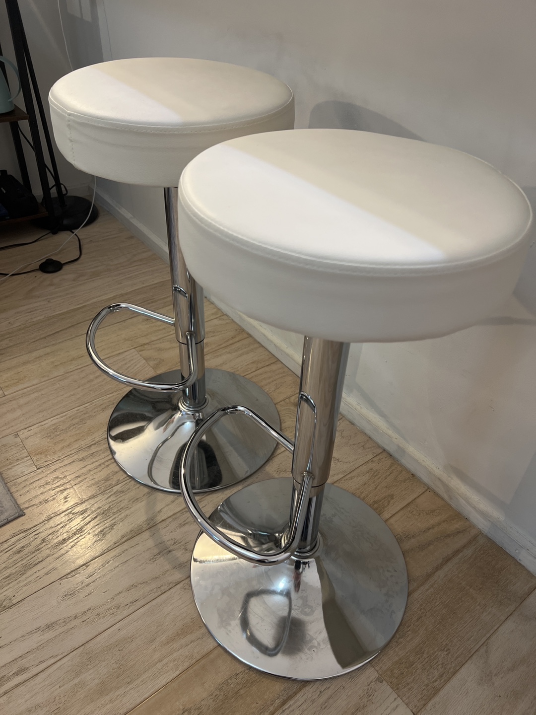 Pair of White Faux Leather Bar Stools with Chrome Base - photo 2