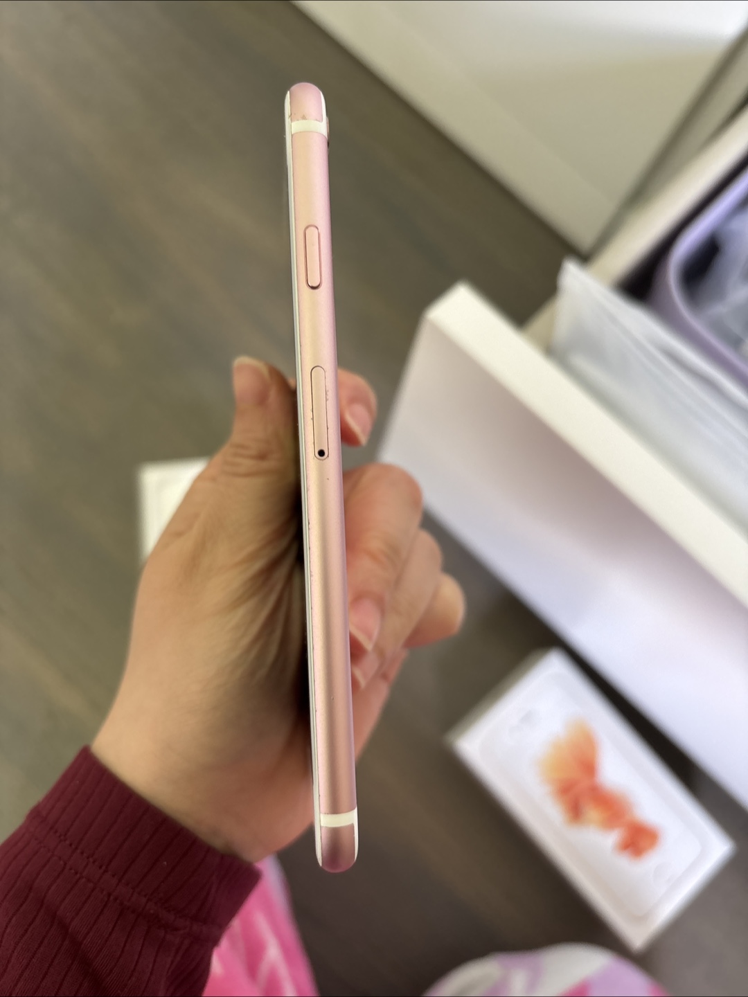 Rose Gold iPhone 6s - photo 4