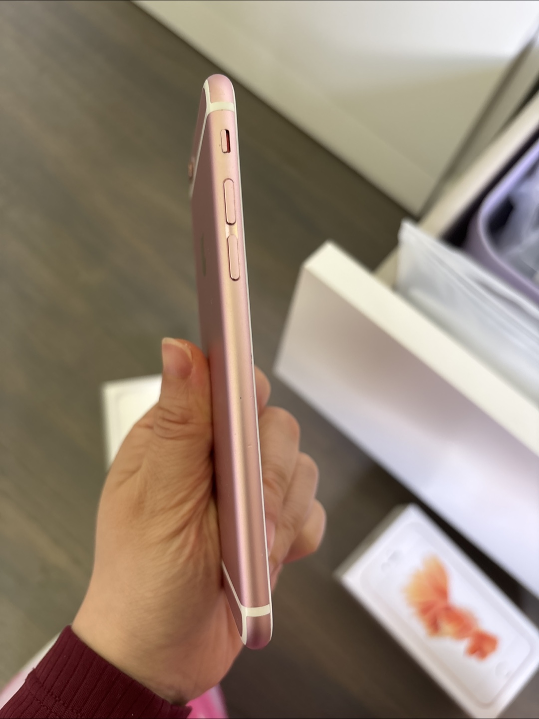 Rose Gold iPhone 6s - photo 5