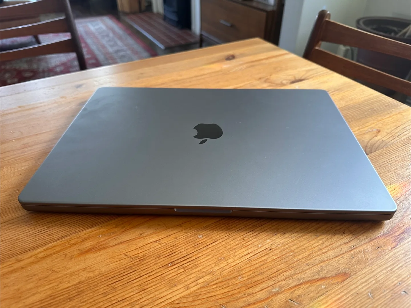 MacBook Pro (16-inch, 2023) M2 Max. image indicator(2)