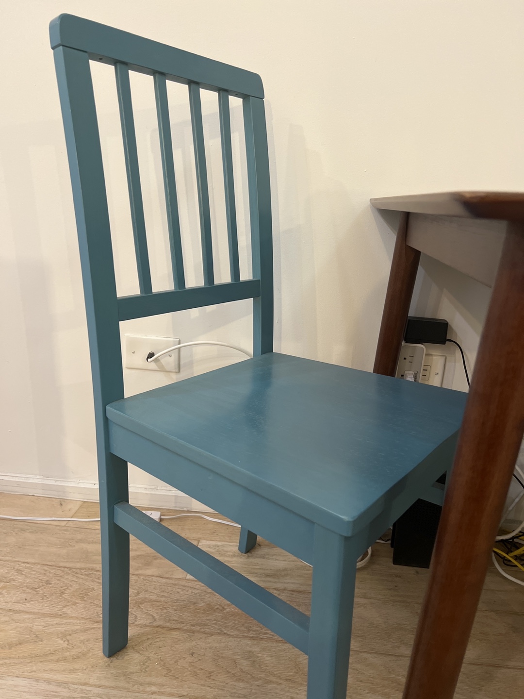 3-Piece Dining Set: Modern Wooden Table and Three Chairs - photo 3