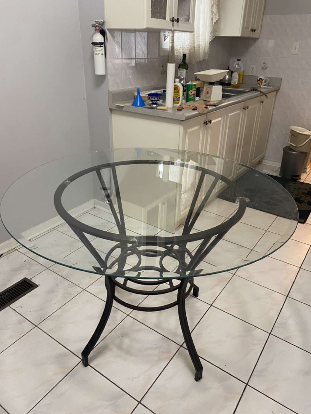 Glass-top dining table set with four chairs - photo 2