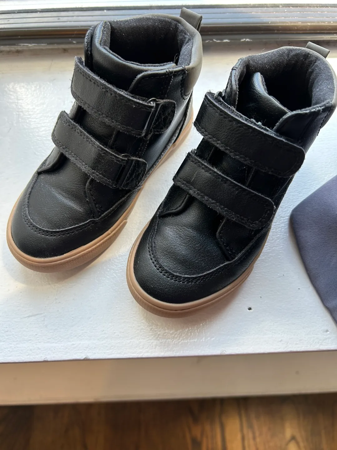 Toddler Black High Top Sneakers Size 9 thumbnail