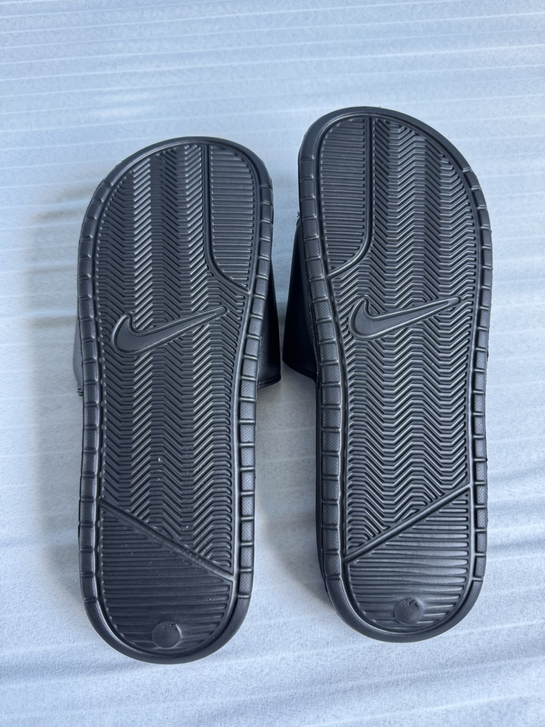 Nike Slippers – Brand New with Tags - photo 3