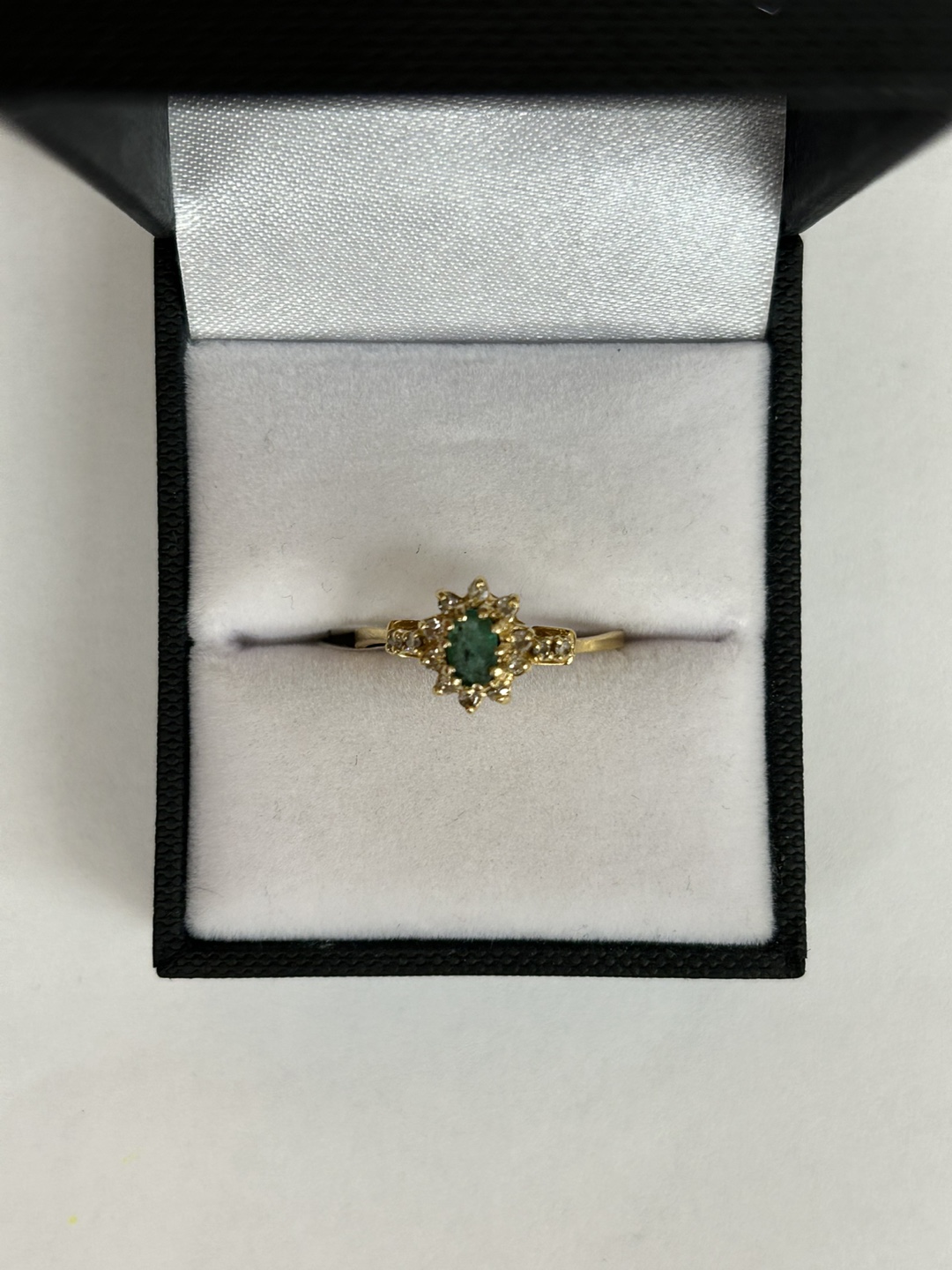 14K LYG Green Birthstone Ring - photo 2