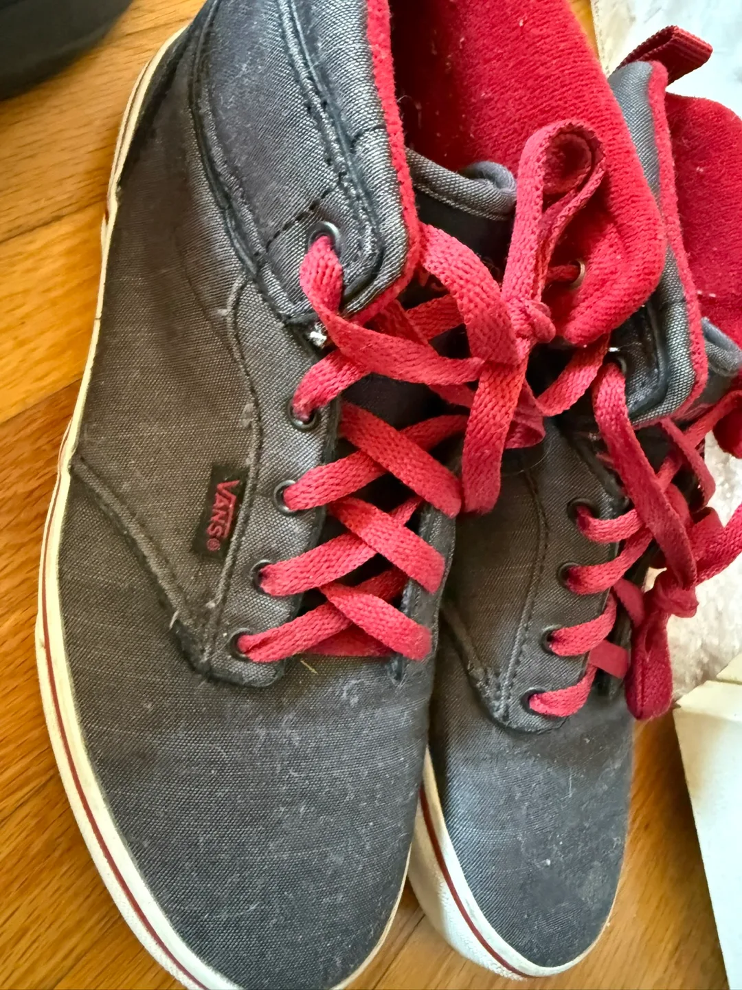 Three pairs of women shoes - Women's Sizes 7-8 image indicator(6)