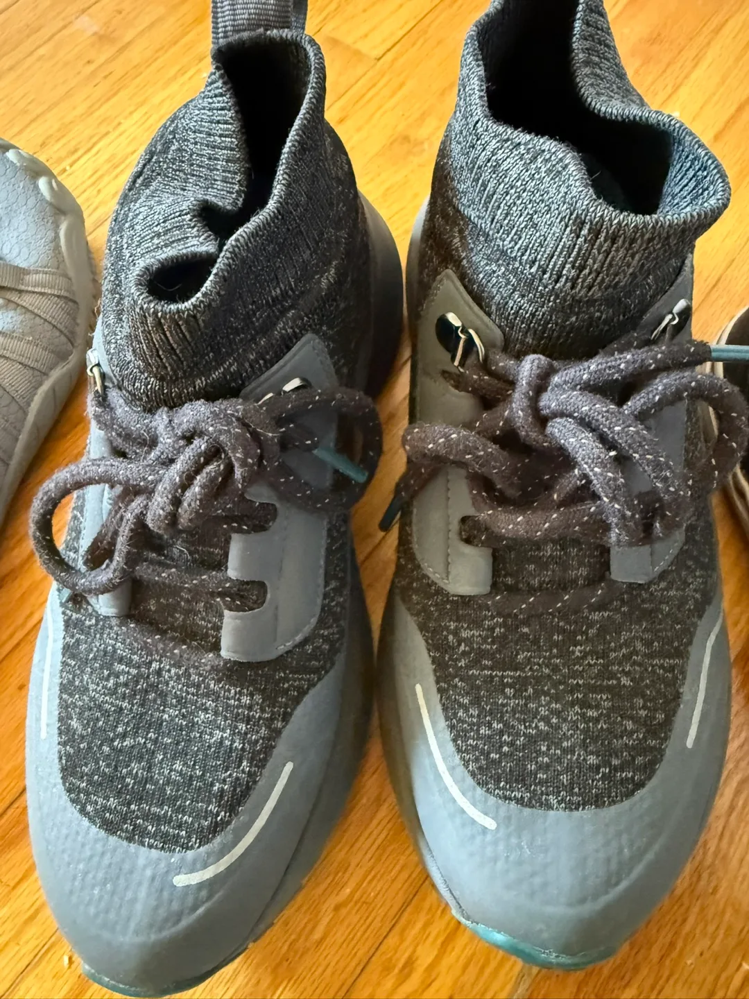 Three pairs of women shoes - Women's Sizes 7-8 image indicator(2)