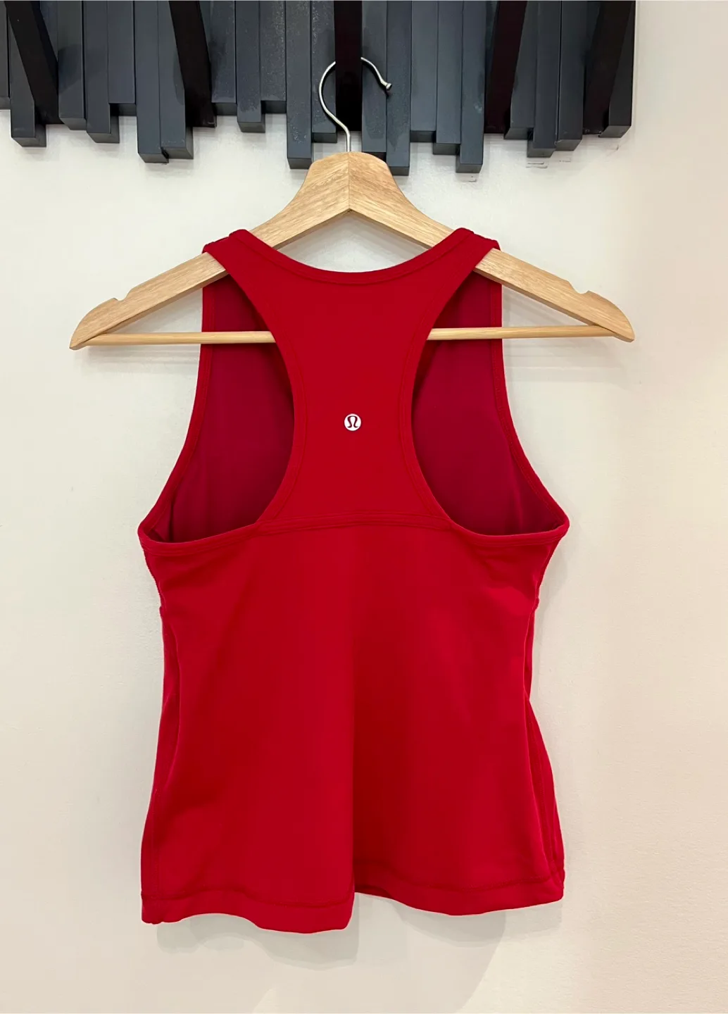 Lululemon Athletica Red Racerback Tank Top Size 8 thumbnail