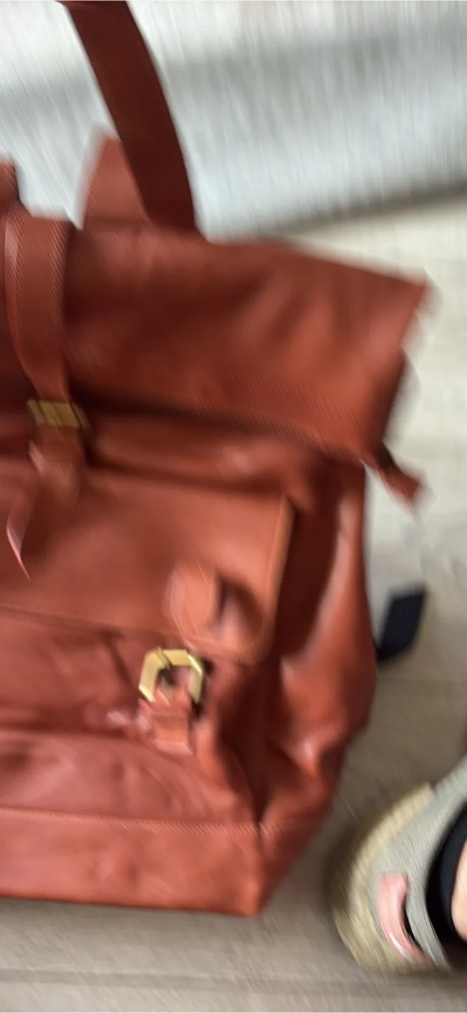 Brown Leather Backpack image indicator(3)