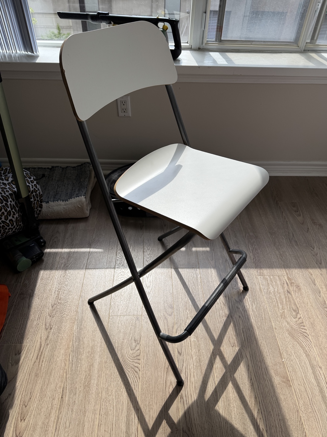 IKEA FRANKLIN White Bar Stool