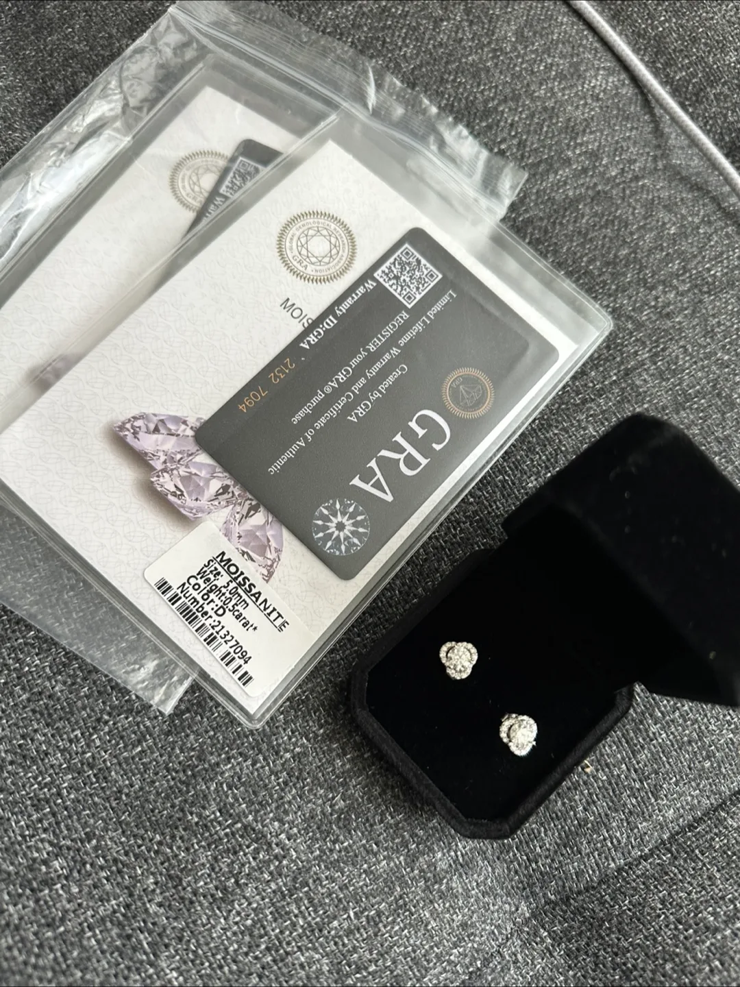 Moissanite Stud Earrings(1ct=0.5*2) image indicator(2)