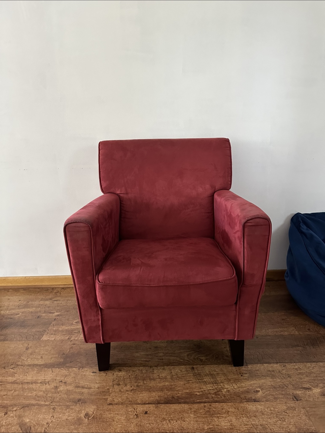 Red Armchair - photo 2