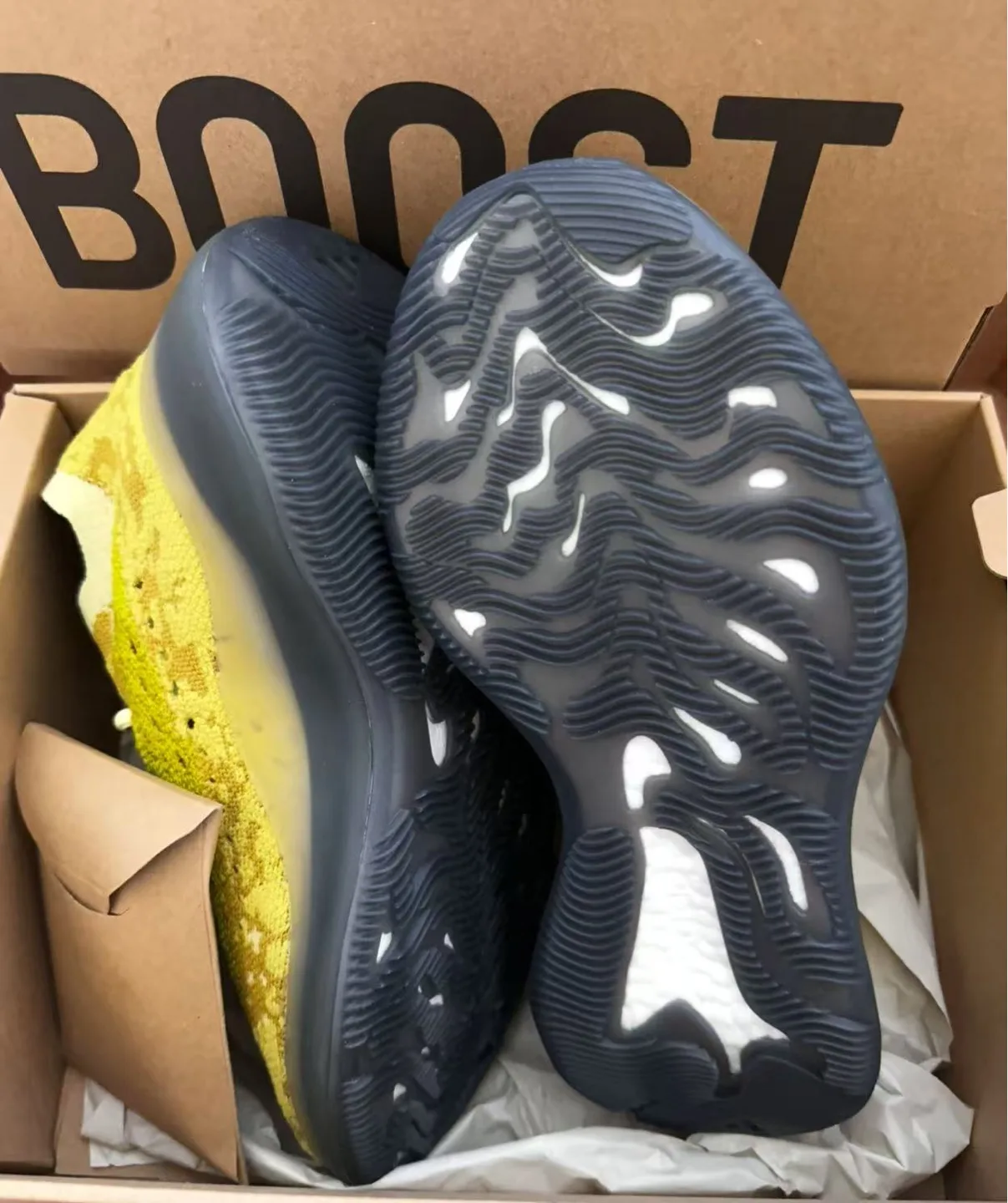 Yeezy 380 Size M 6.5 / W 7.5 authentic image indicator(2)