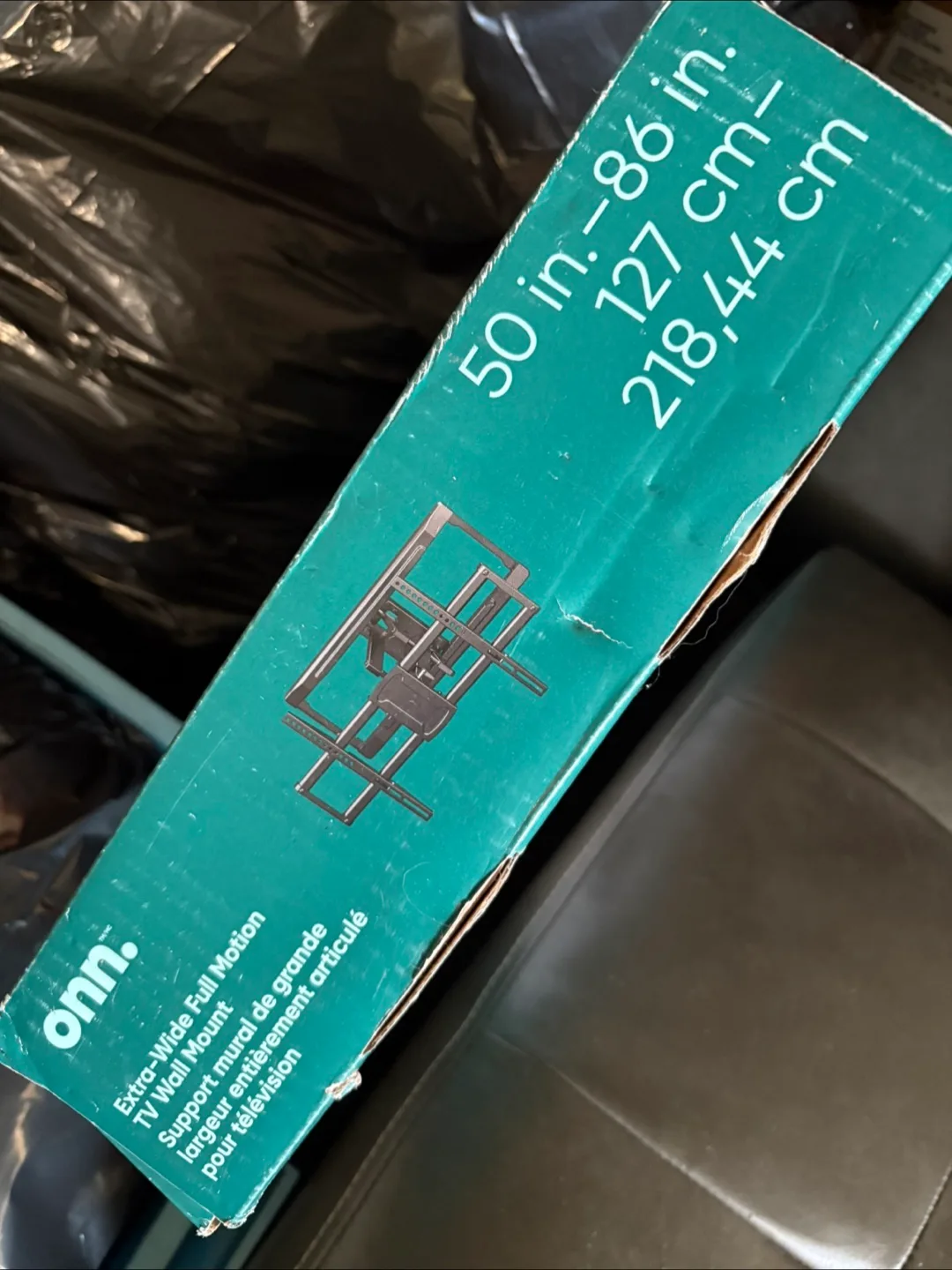 ONN. Extra-Wide Full Motion TV Wall Mount 50-86" image indicator(4)