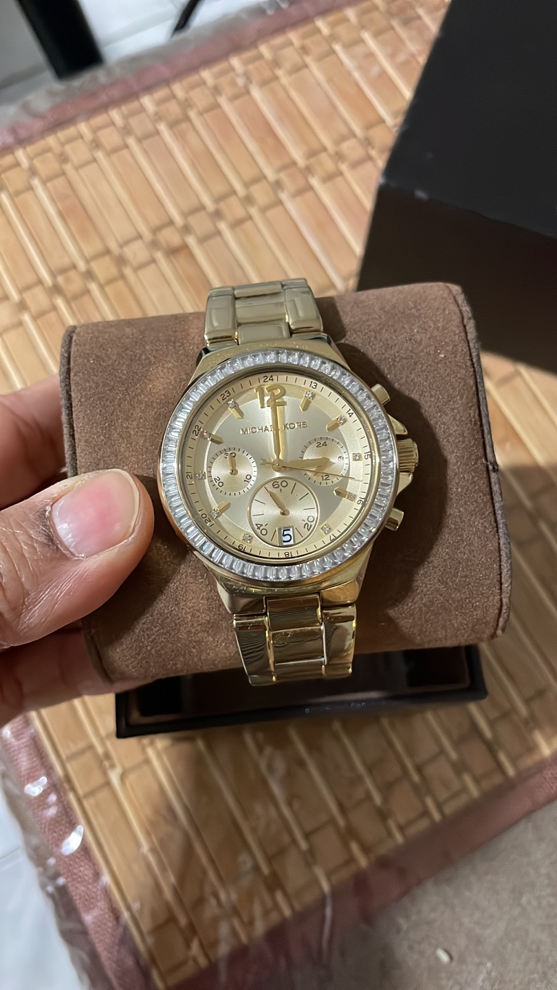 Michael Kors Gold Chronograph Watch - photo 2