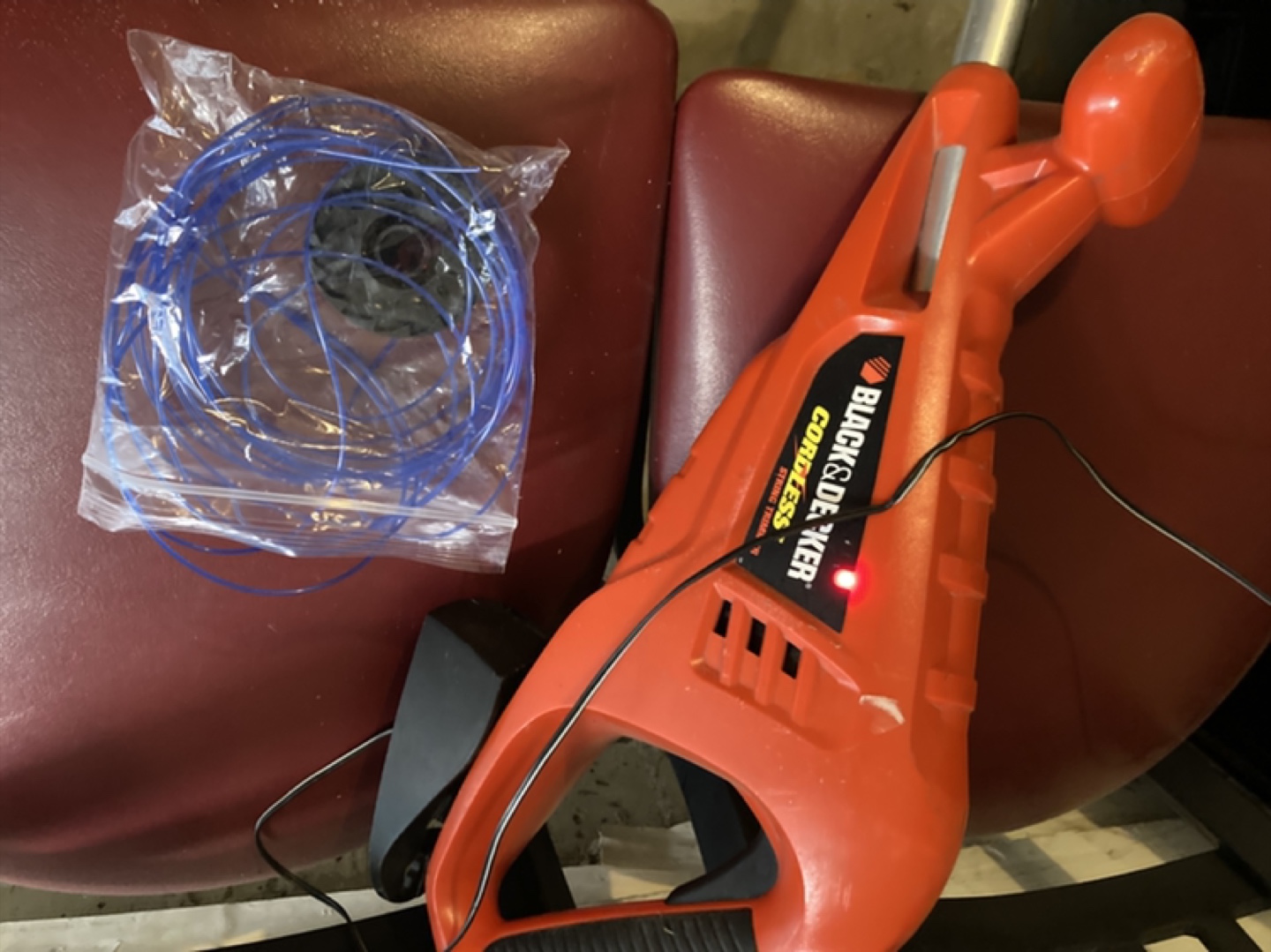 Black & Decker Cordless String Trimmer - photo 2
