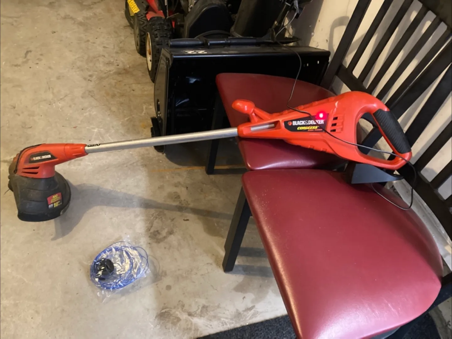 Black & Decker Cordless String Trimmer thumbnail