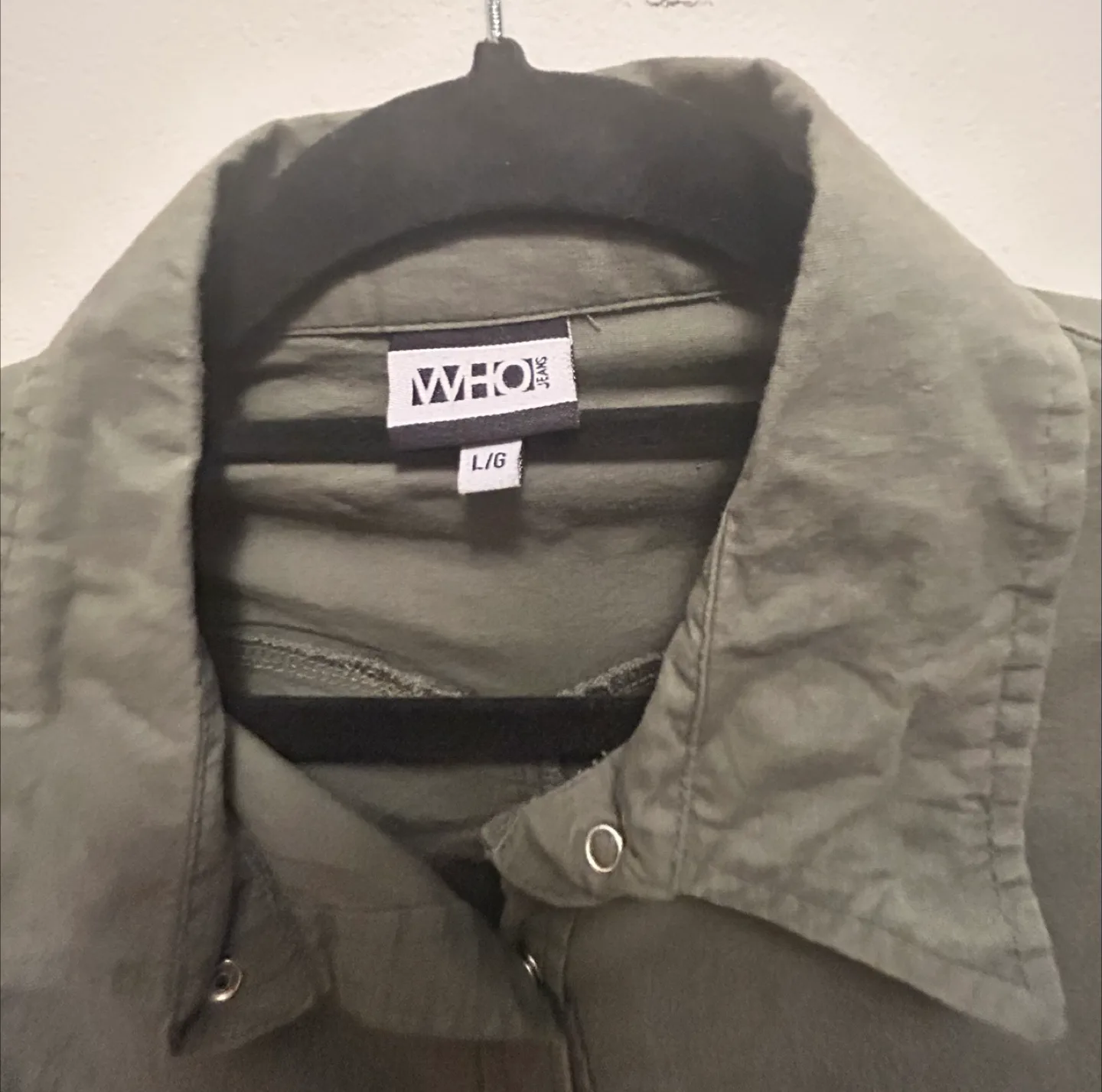 Long Sleeve Button-Up Shirts with ruching detail image indicator(2)