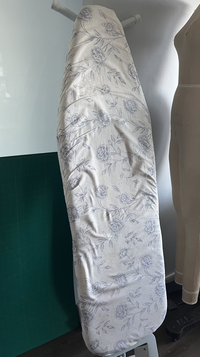 Ironing Board with Floral Cover - photo 4