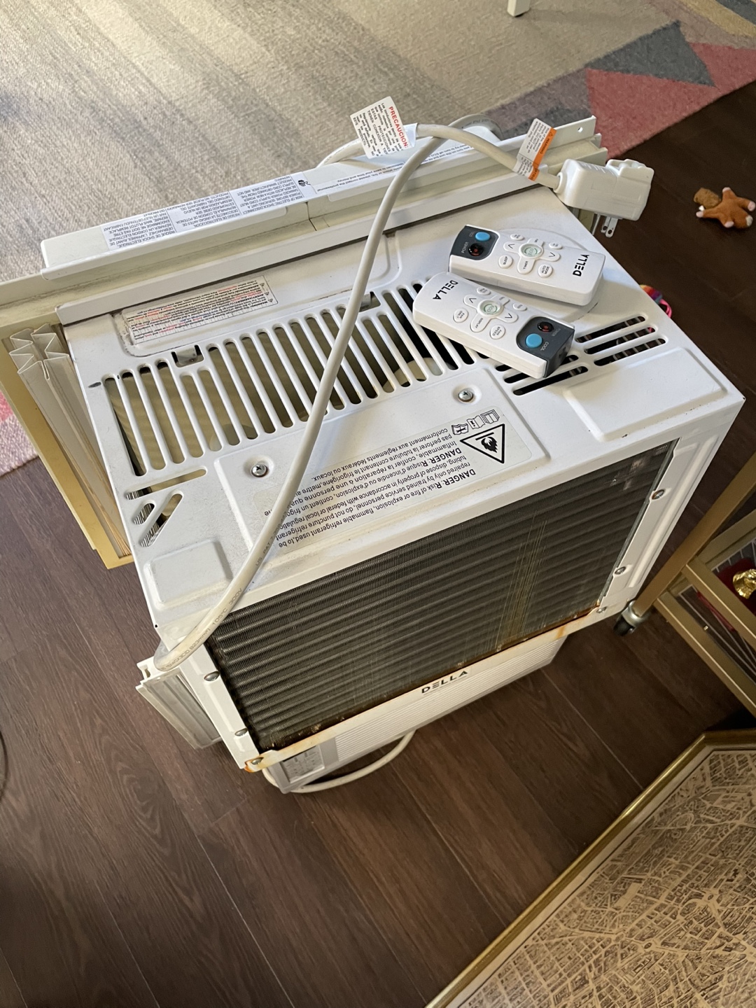 Della Window Air Conditioner Unit with Remote - photo 2