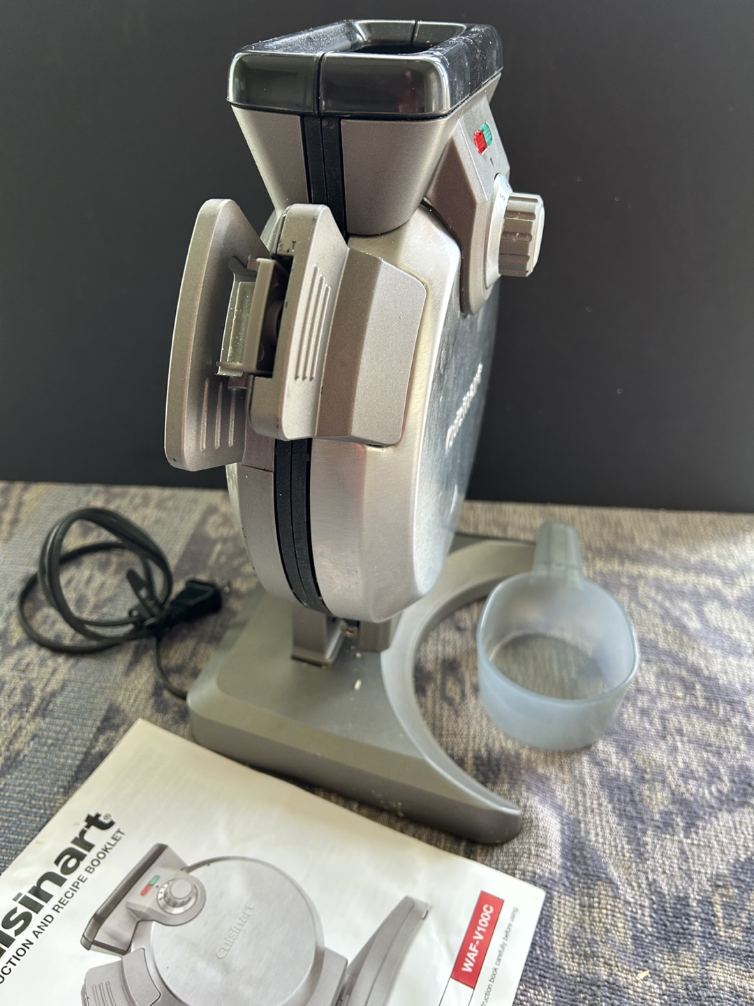 Cuisinart WAF-100C Vertical Waffle Maker - photo 2
