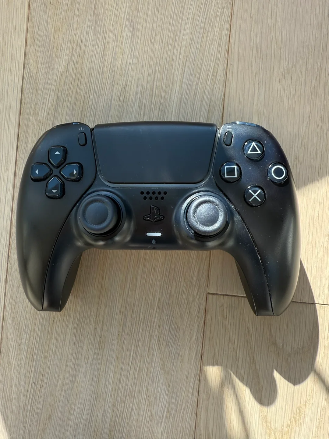 PlayStation 5 (PS5)–Black Edition– 1TB + Controller + Disc Drive image indicator(3)