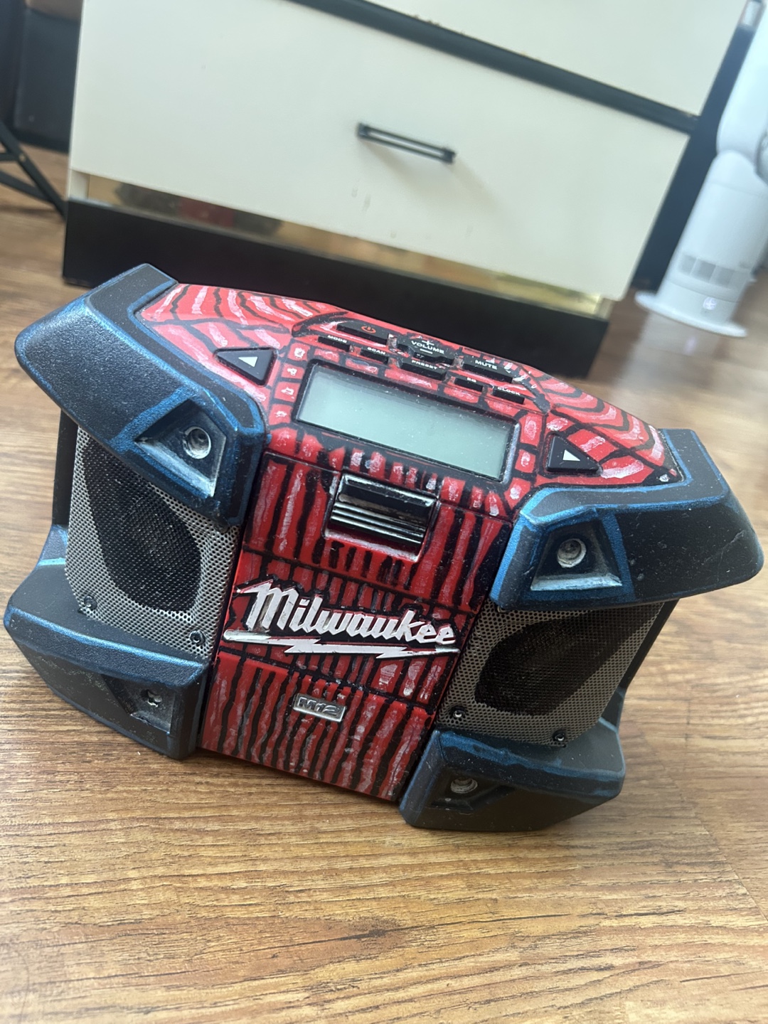 Milwaukee M12 Jobsite Radio - photo 2