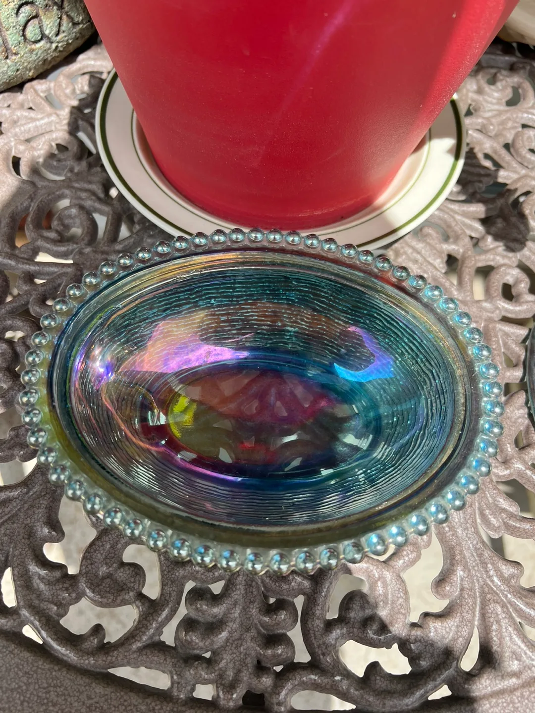 Vintage iridescent glass hen-shaped butter dish image indicator(2)
