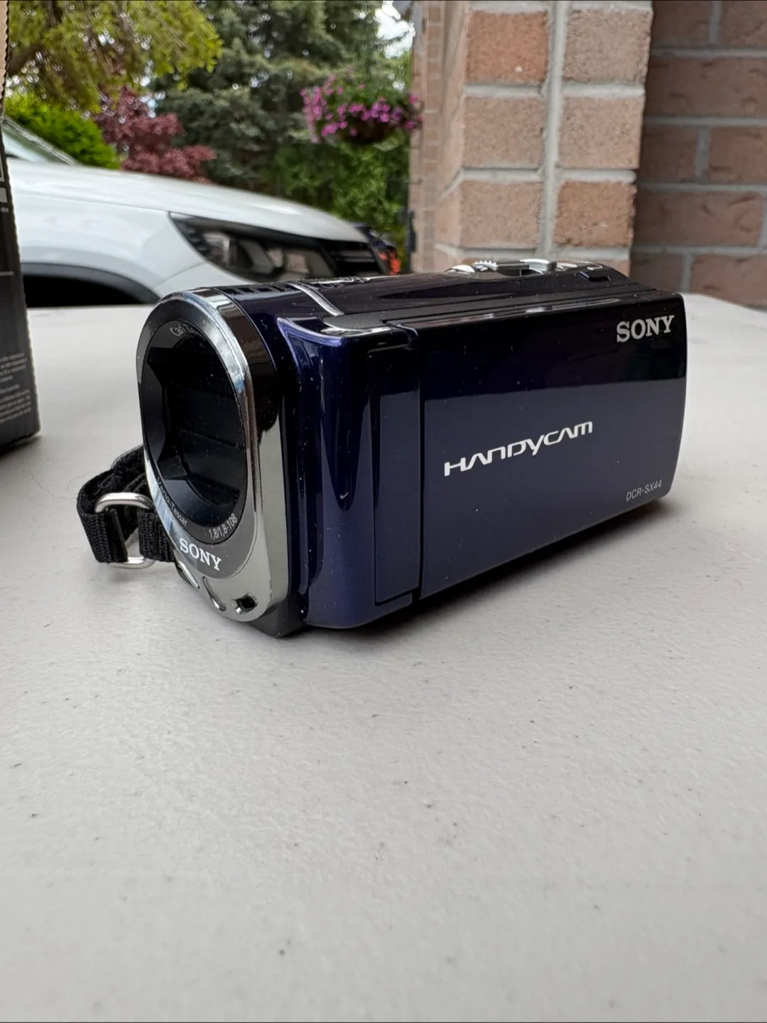 Sony Handycam DCR-SX44 Camcorder thumbnail