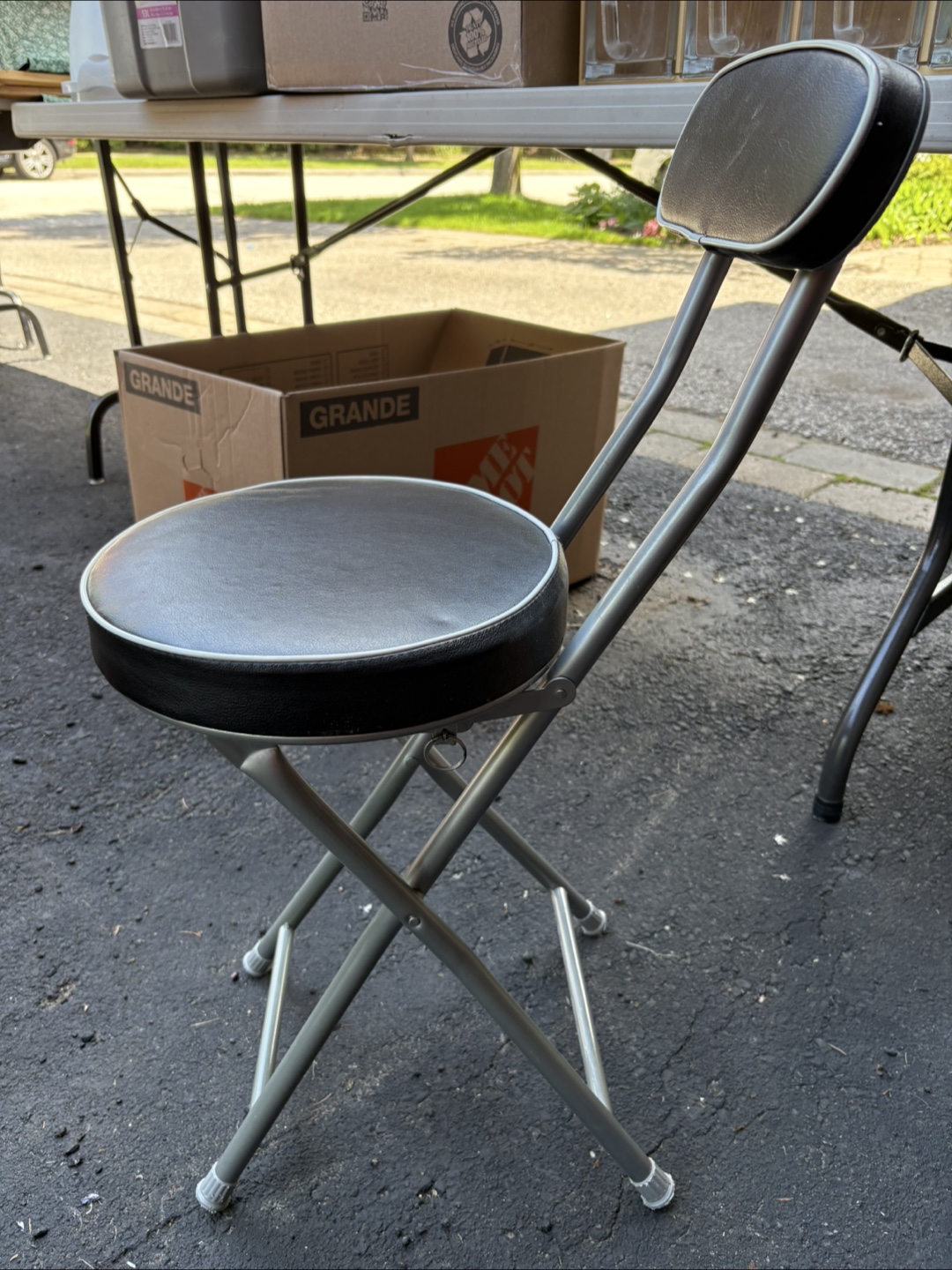Folding stool with backrest