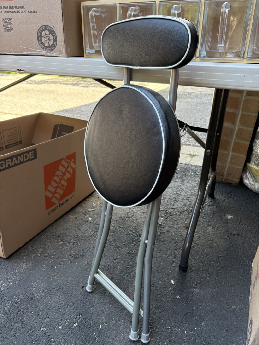 Folding stool with backrest - photo 2