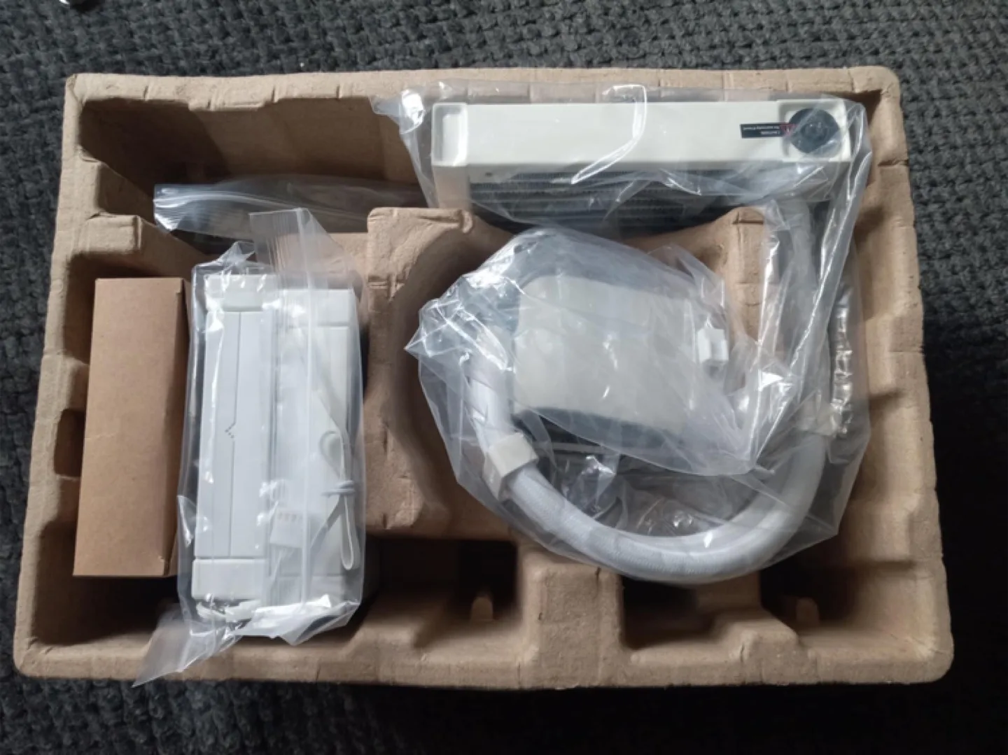 Deepcool LS320 AIO single rad CPU cooler. image indicator(3)