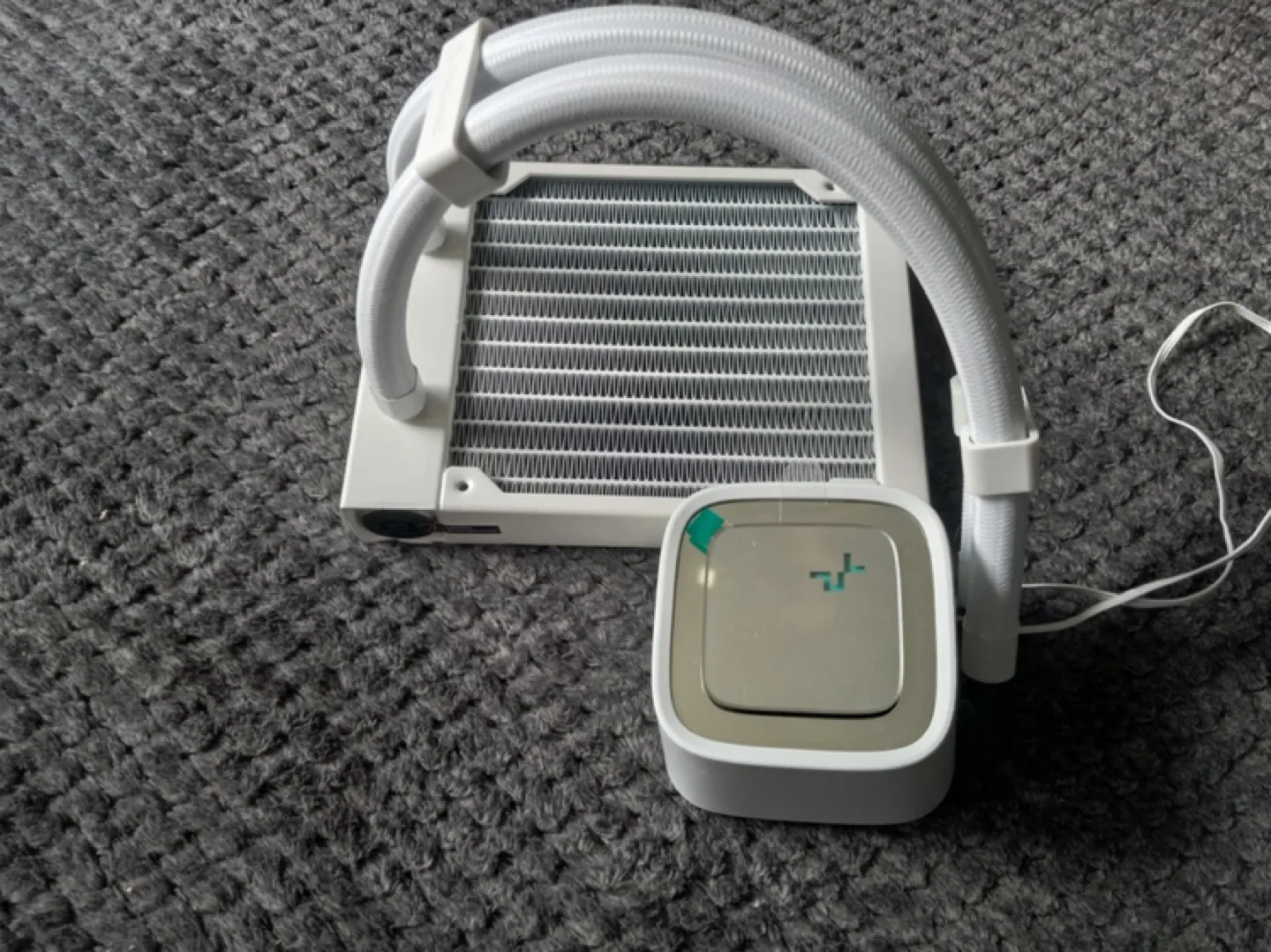 Deepcool LS320 AIO single rad CPU cooler. image indicator(2)