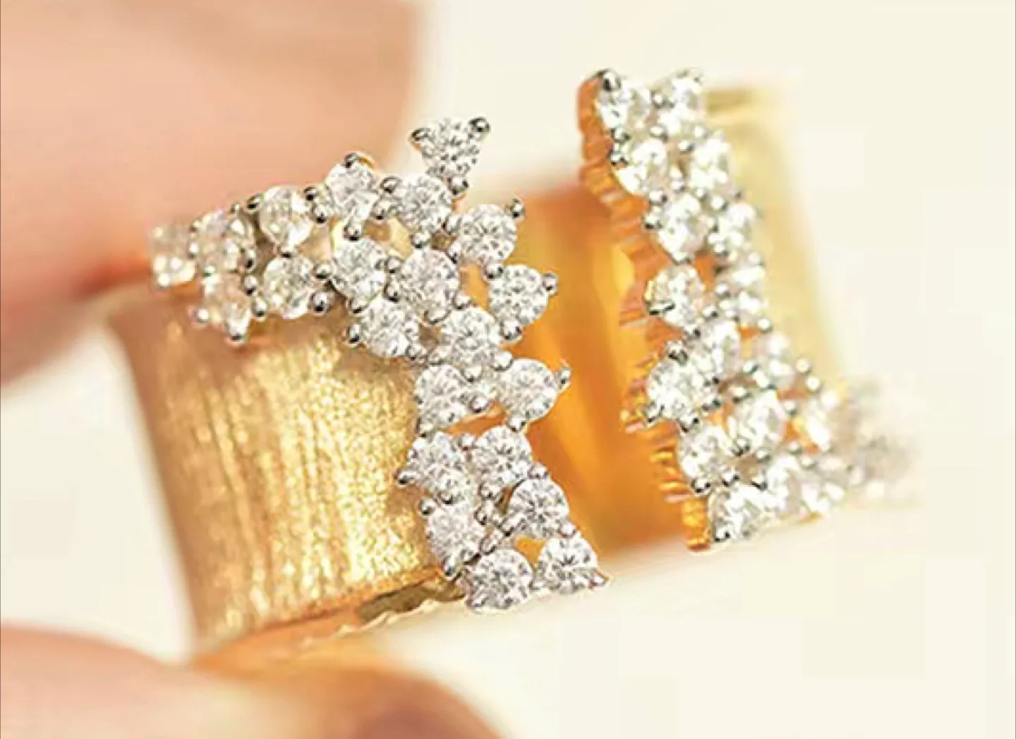 Gold statement ring with cubic zirconia image indicator(2)