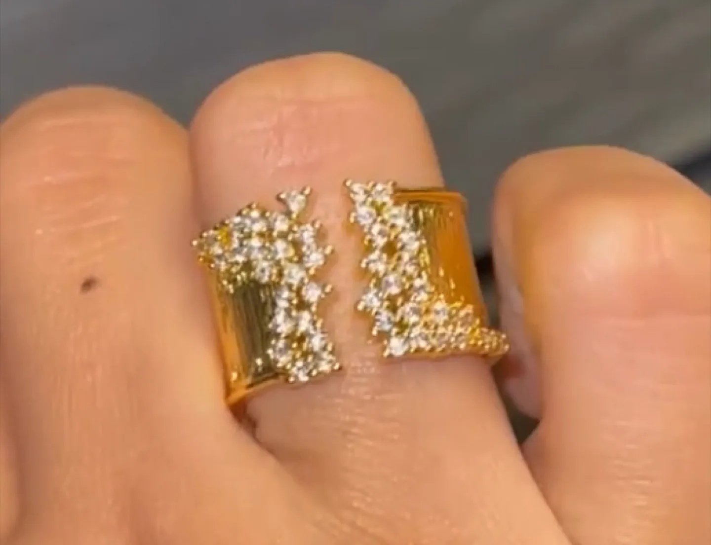 Gold statement ring with cubic zirconia image indicator(6)