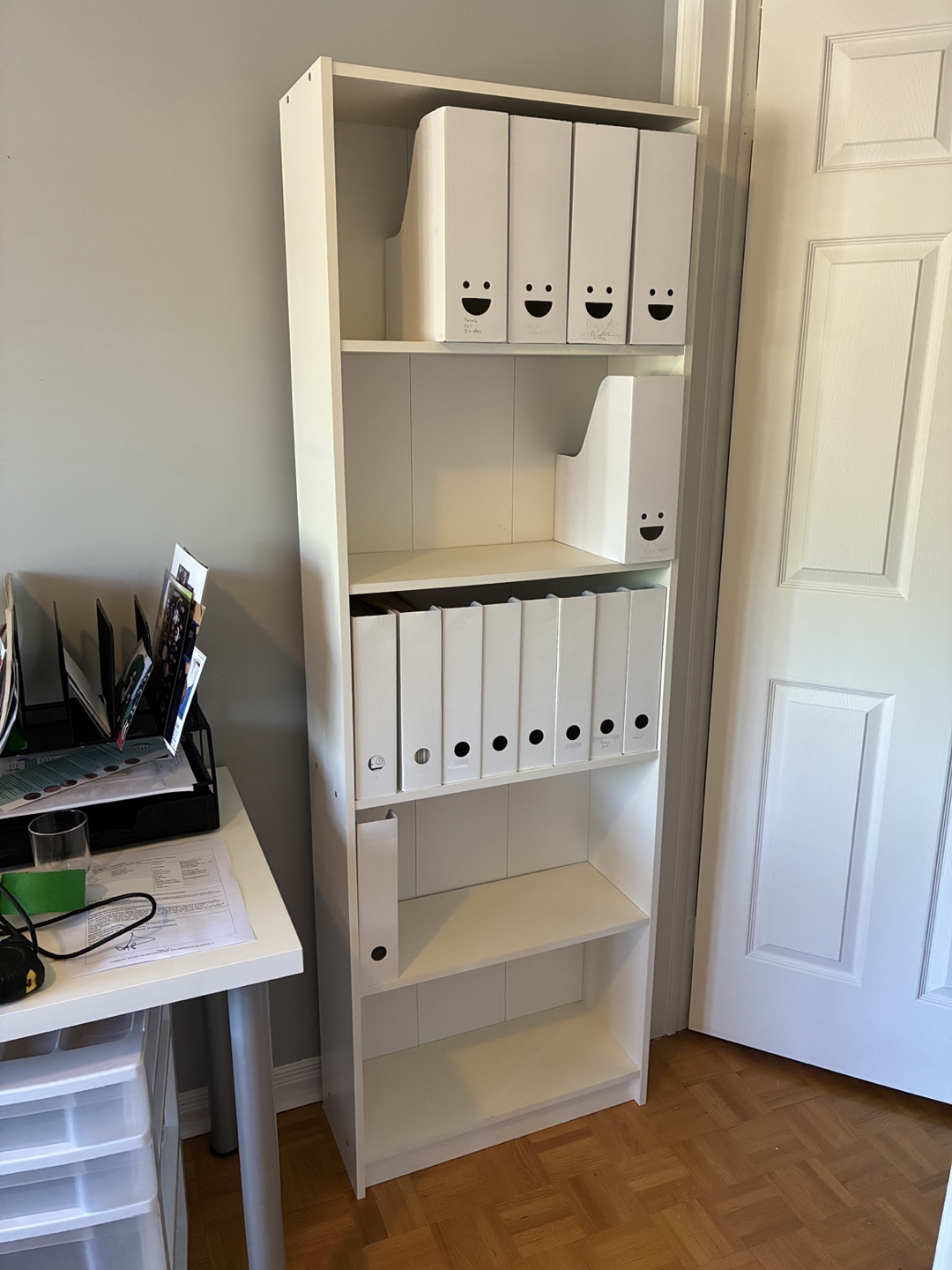 White shelf bookcase