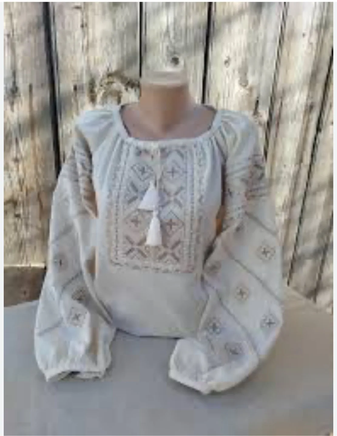 Elegant embroidered linen blouse thumbnail