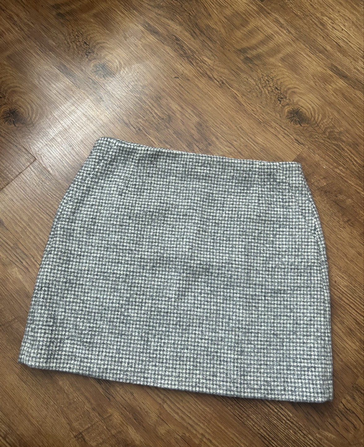 UNIQLO Grey Houndstooth Mini Skirt