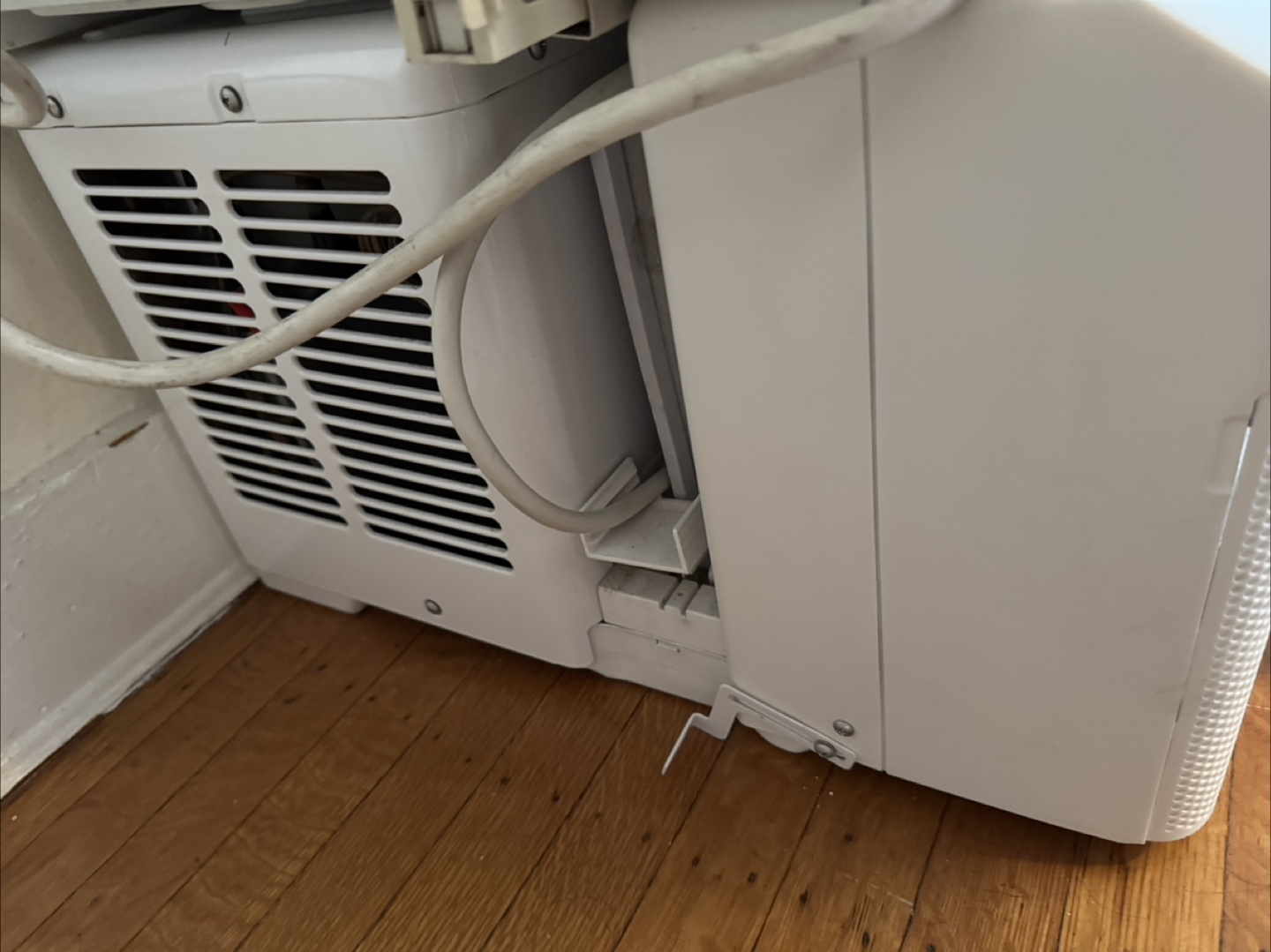 Midea Window Air Conditioner with Remote - photo 2