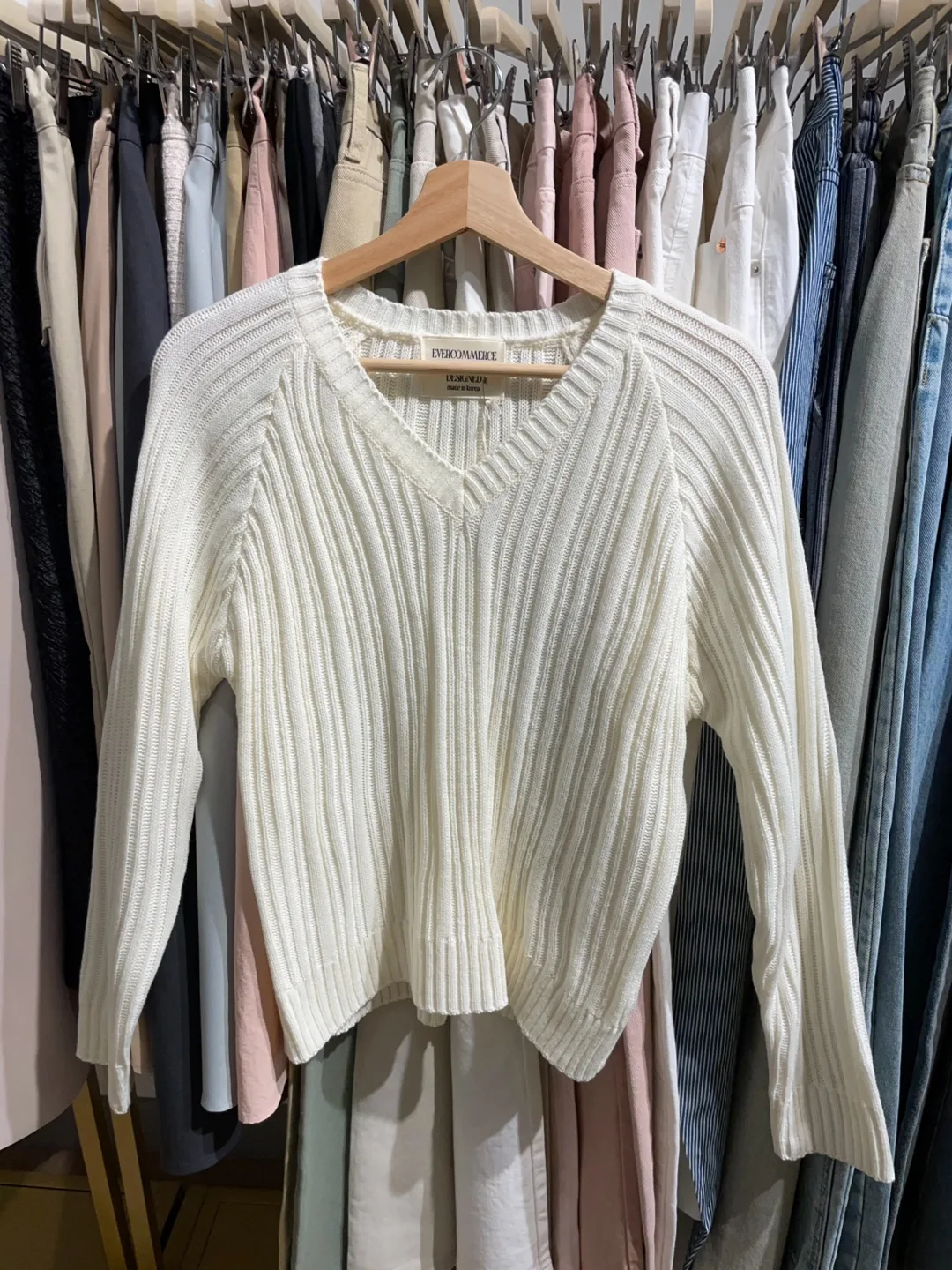Cream-coloured ribbed knit sweater thumbnail