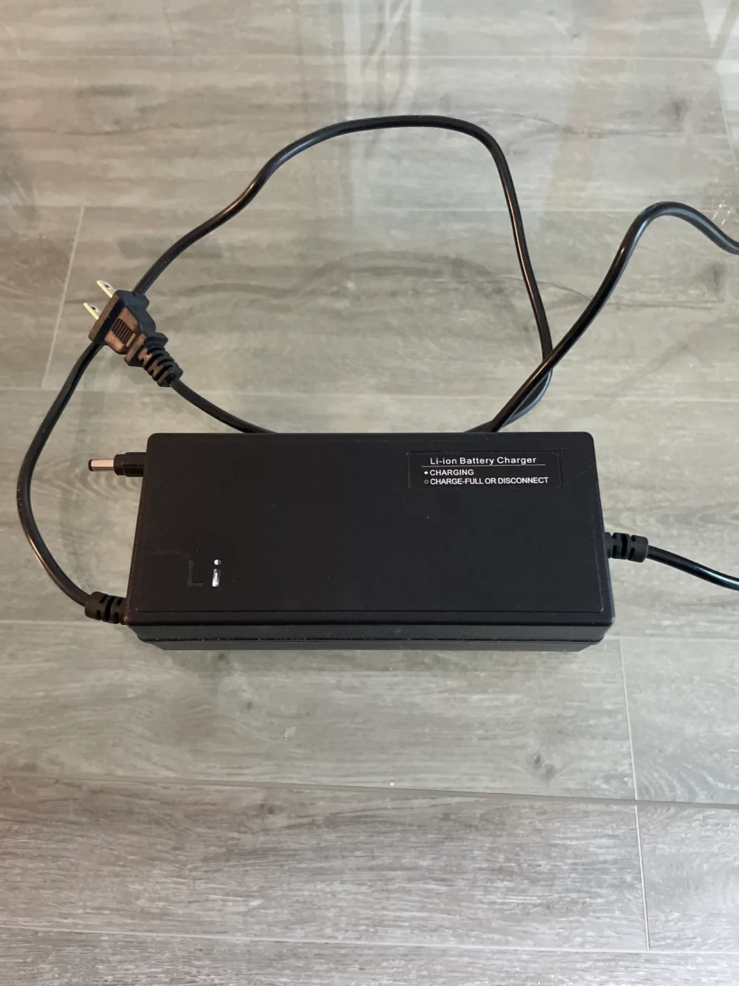 Li-ion Battery Charger for Power Tools or Devices thumbnail